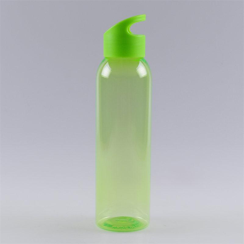 700ml-carrying-lid-plastic-sport-water-bottle (1)